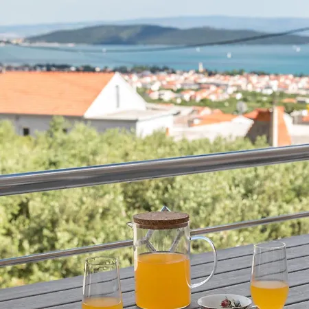 Panorama Charm Kastel Stari