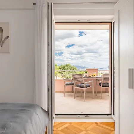 Apartment Panorama Charm