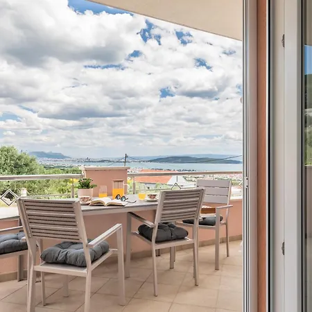 Panorama Charm Apartment