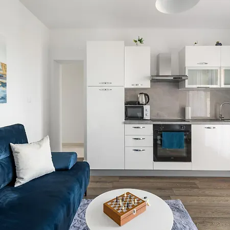 Panorama Charm Apartment *