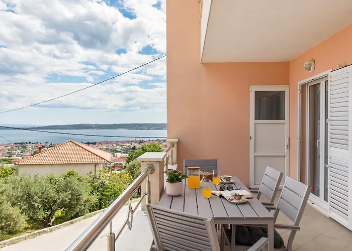 Panorama Charm Kaštel Stari